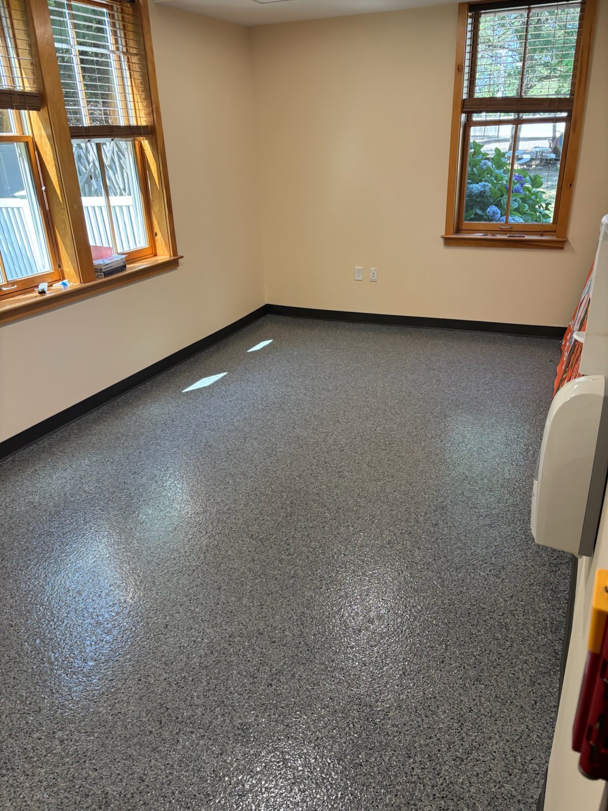 School classroom flake epoxy floor — wide view